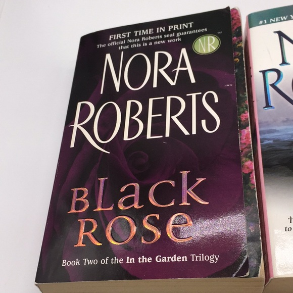 Bundle of 7 Nora Roberts Novels - Picture 5 of 9